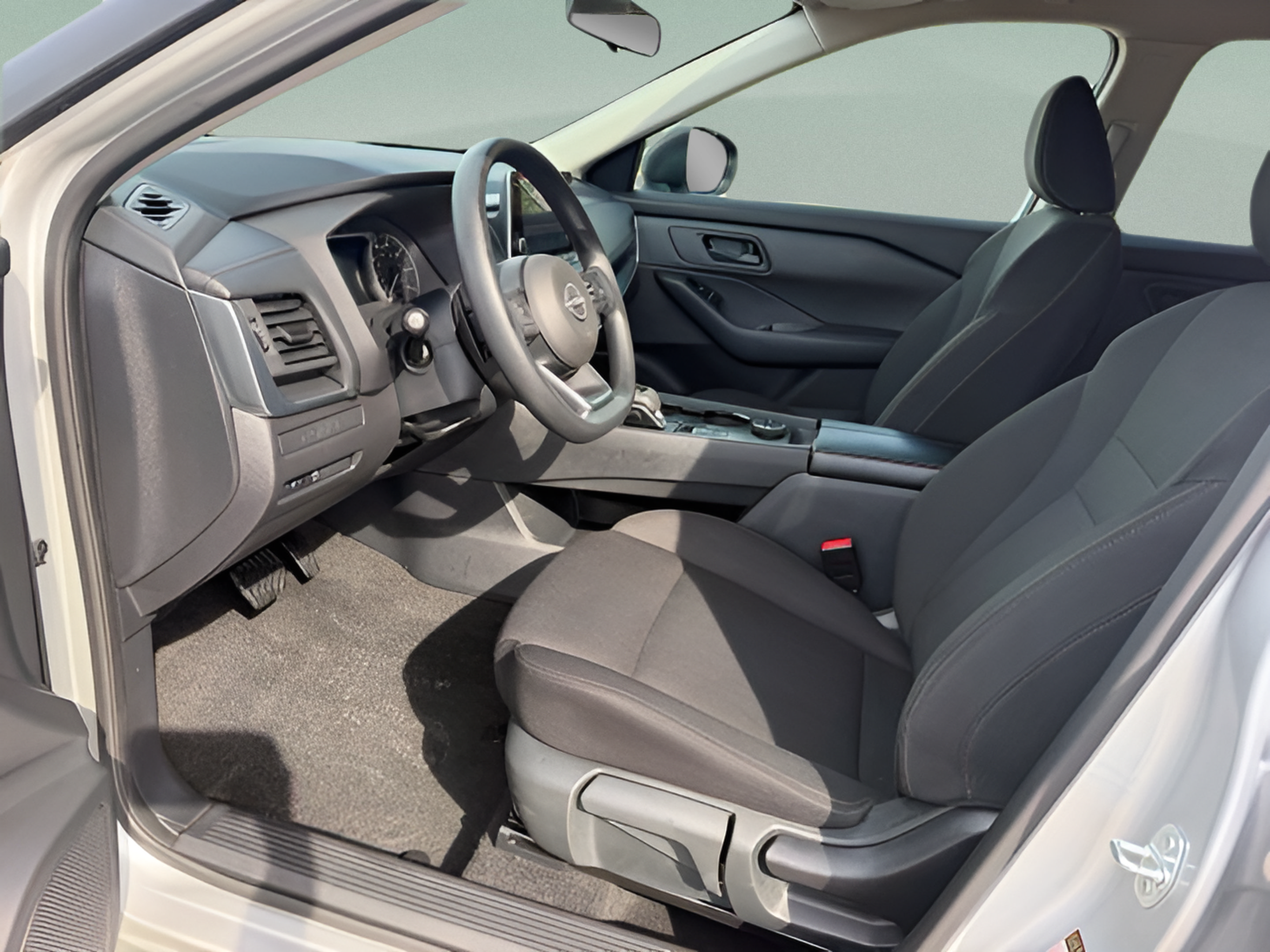 Used 2024 Nissan Rogue S AWD/4WD image 9