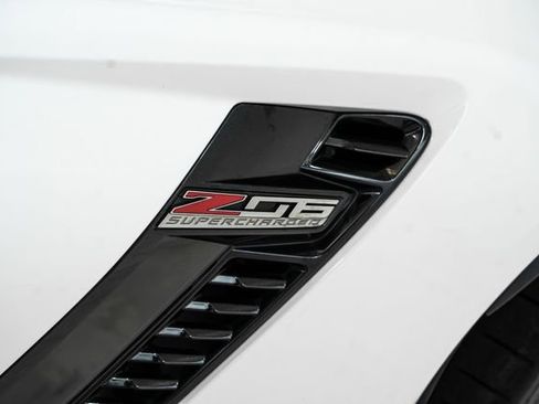 Used 2016 Chevrolet Corvette Z06 w/ 2LZ Preferred Equipment Group image 17