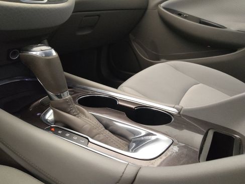 Used 2018 Chevrolet Malibu LT FWD image 26