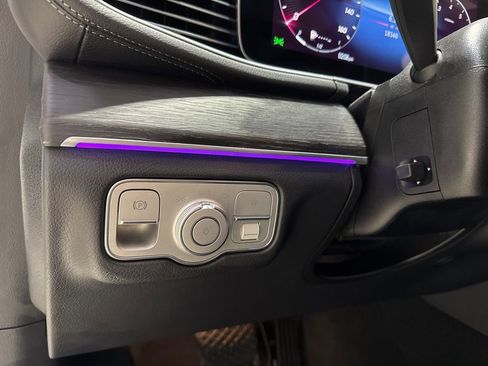 Used 2024 Mercedes-Benz GLS 450 4MATIC image 15