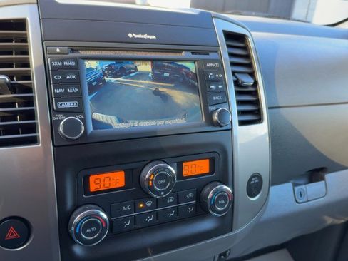 Used 2018 Nissan Frontier SL image 16