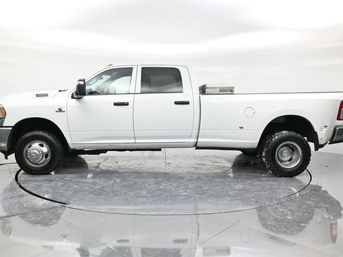 Used 2024 RAM 3500 Tradesman w/ Chrome Appearance Group image 8