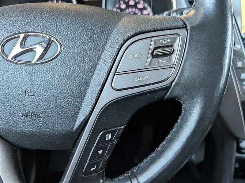 Used 2017 Hyundai Santa Fe FWD image 22