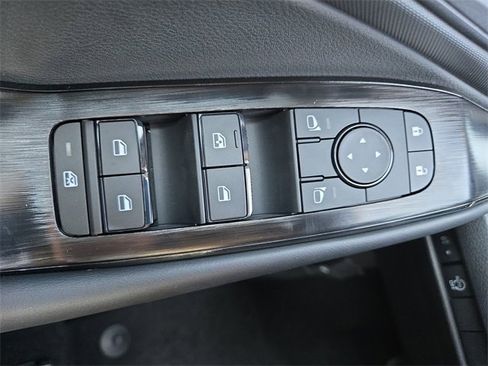 New 2026 Nissan Rogue S image 9