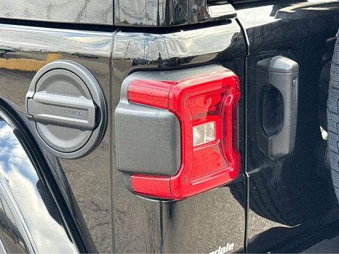 Certified 2022 Jeep Wrangler Unlimited Sahara w/ LED Lighting Group image 6