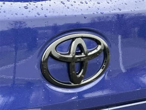 Used 2023 Toyota Corolla Cross SE image 27