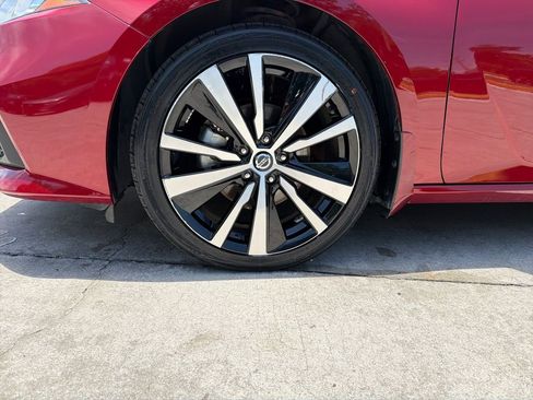 Used 2022 Nissan Altima 2.5 SR FWD image 12