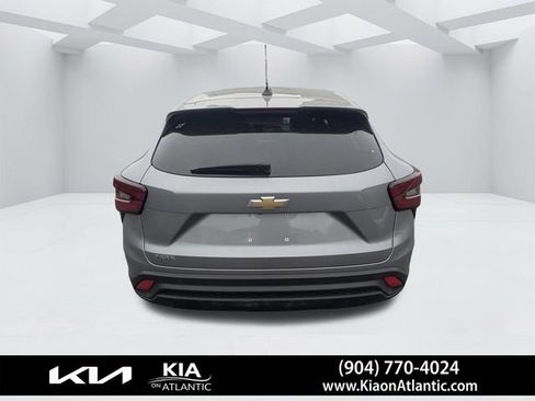 Used 2024 Chevrolet Trax LS w/ Driver Confidence Package image 4