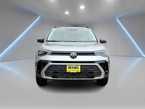 Certified 2025 Volkswagen Taos S AWD/4WD image 2