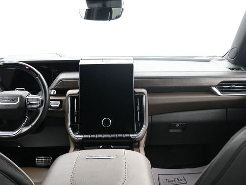 Used 2025 GMC Yukon Denali Ultimate image 16