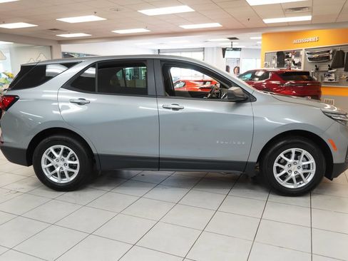 Used 2024 Chevrolet Equinox LS w/ LS Convenience Package FWD image 13