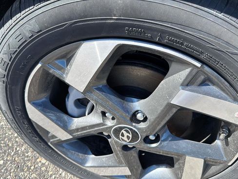 New 2024 Hyundai Venue Limited image 29