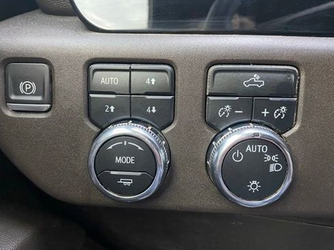 Used 2023 GMC Sierra 1500 SLE w/ X31 Off-Road Package image 18