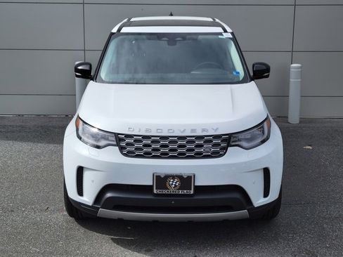 Used 2024 Land Rover Discovery S image 8