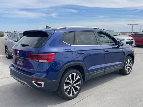 Used 2024 Volkswagen Taos SE image 2