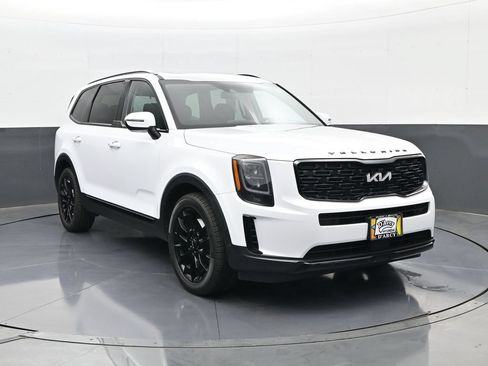Used 2022 Kia Telluride EX w/ EX Premium Package AWD/4WD image 4