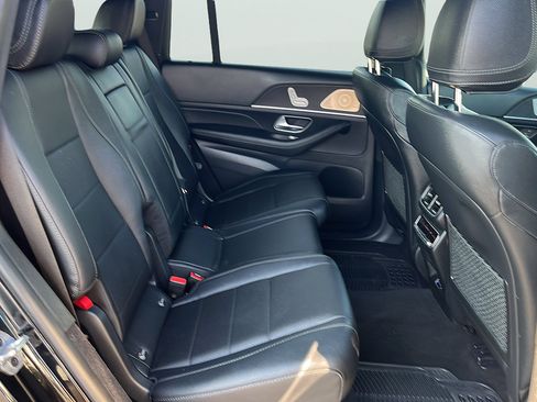 Used 2024 Mercedes-Benz GLS 450 4MATIC image 19