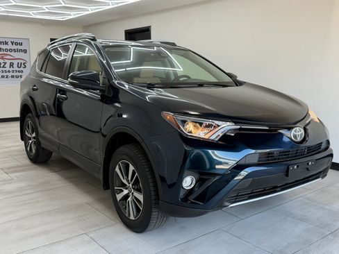Used 2017 Toyota RAV4 XLE w/ Carpet Mat Package FWD image 12