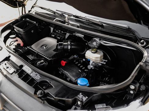 Used 2025 Mercedes-Benz Sprinter 2500 w/ Dashboard Charging Package image 48