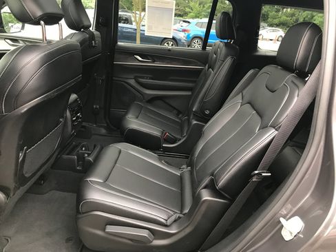 Used 2024 Jeep Grand Cherokee L Limited w/ Luxury Tech Group II AWD/4WD image 29