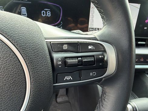 Used 2025 Kia Sportage EX w/ Premium Package FWD image 29