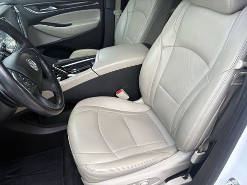 Used 2020 Buick Enclave Essence FWD image 10