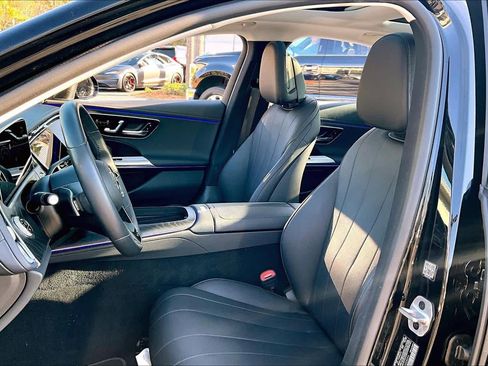 Used 2024 Mercedes-Benz E 350 4MATIC Sedan image 8