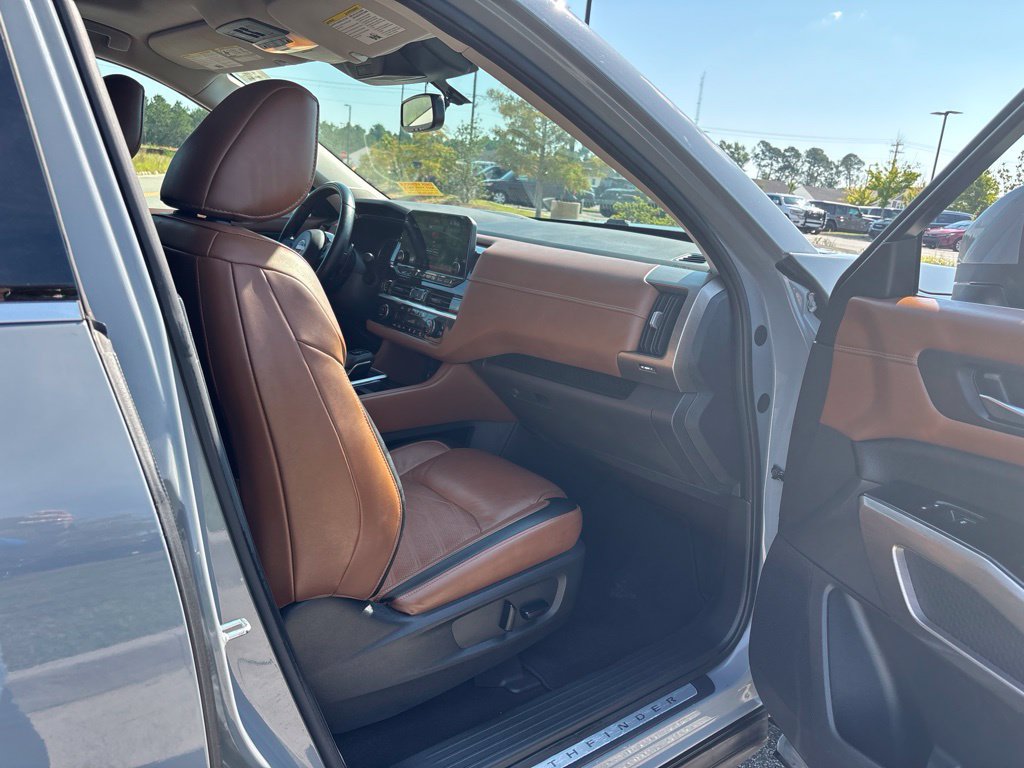Used 2022 Nissan Pathfinder Platinum w/ Cargo Package AWD/4WD image 40