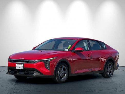 Used 2025 Kia K4 FWD image 8