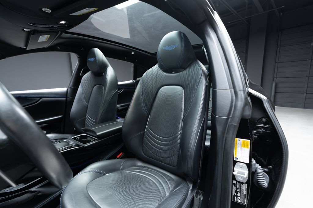 Used 2022 Aston Martin DBX AWD/4WD image 22