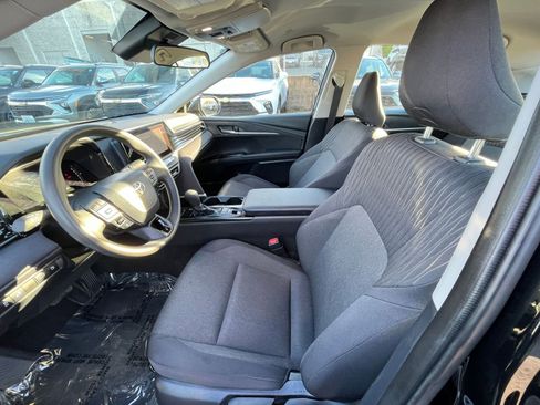 Used 2025 Toyota Camry LE image 25