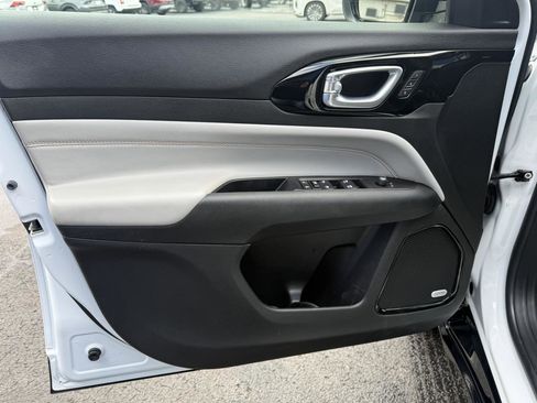 Used 2022 Jeep Compass Limited w/ Elite Group image 7