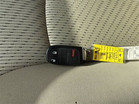 Used 2020 Dodge Journey SE image 49