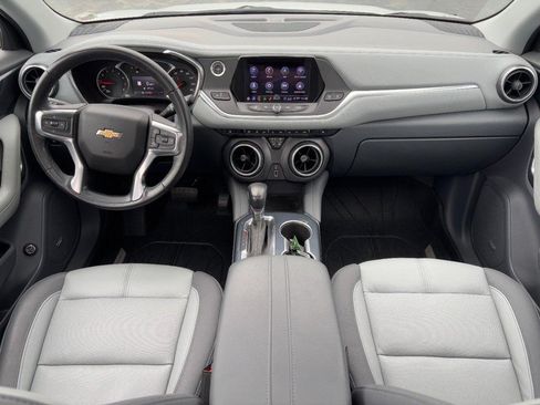 Used 2020 Chevrolet Blazer LT w/ Sound & Technology Package FWD image 11