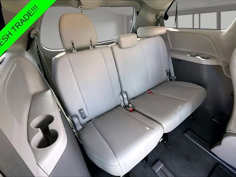 Used 2020 Toyota Sienna XLE Premium AWD/4WD image 25