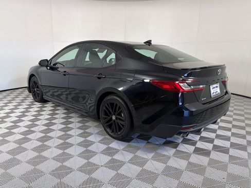 Used 2026 Toyota Camry SE FWD image 3
