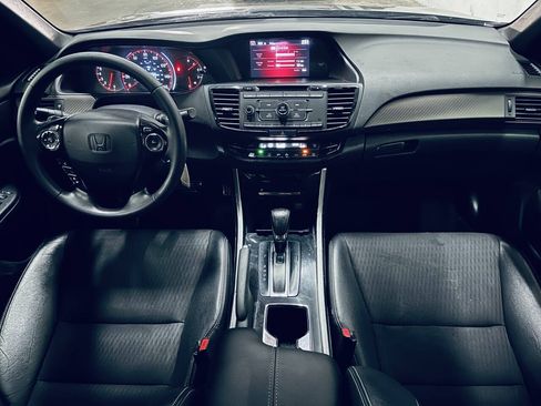 Used 2017 Honda Accord Sport image 29