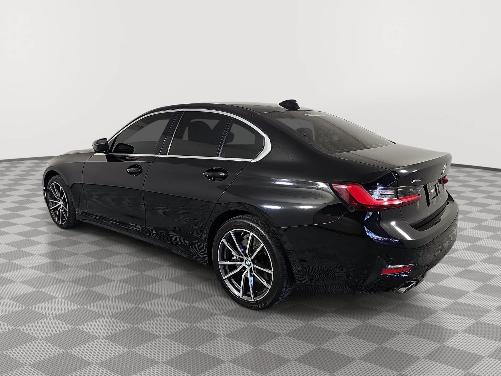 Used 2022 BMW 330i xDrive Sedan w/ Convenience Package AWD/4WD image 6