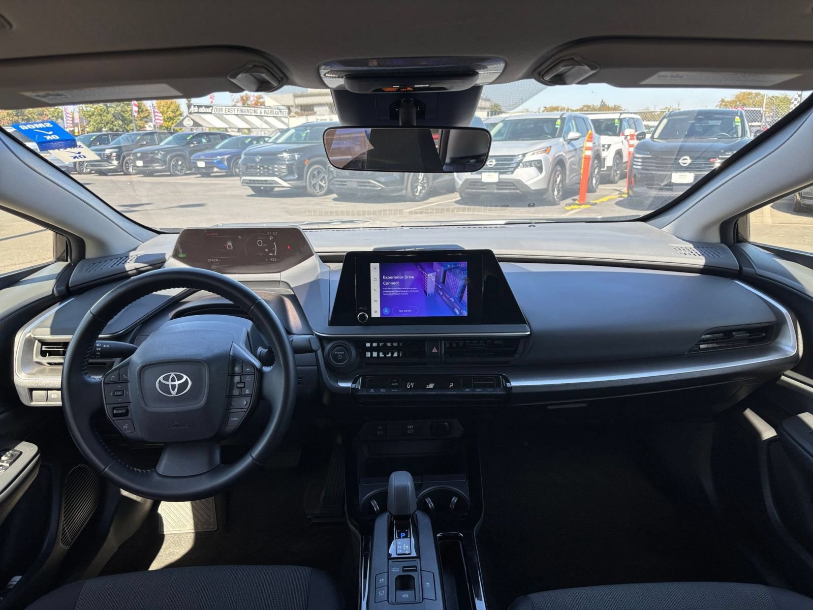Used 2025 Toyota Prius LE FWD image 31