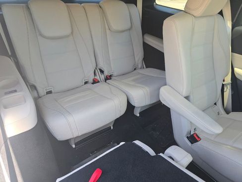 Certified 2025 Mercedes-Benz GLS 450 4MATIC image 22