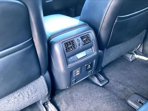 Used 2018 Nissan Pathfinder SL w/ Midnight Edition Package AWD/4WD image 10