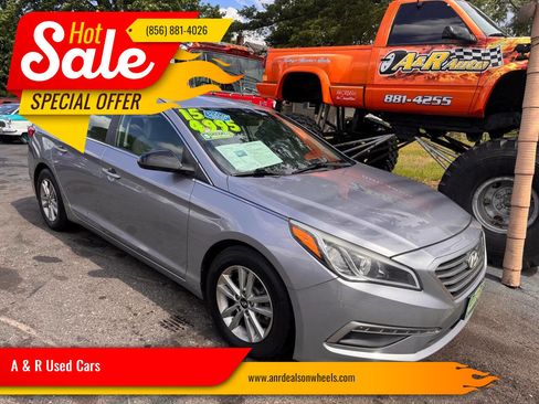 Used 2015 Hyundai Sonata SE image 1