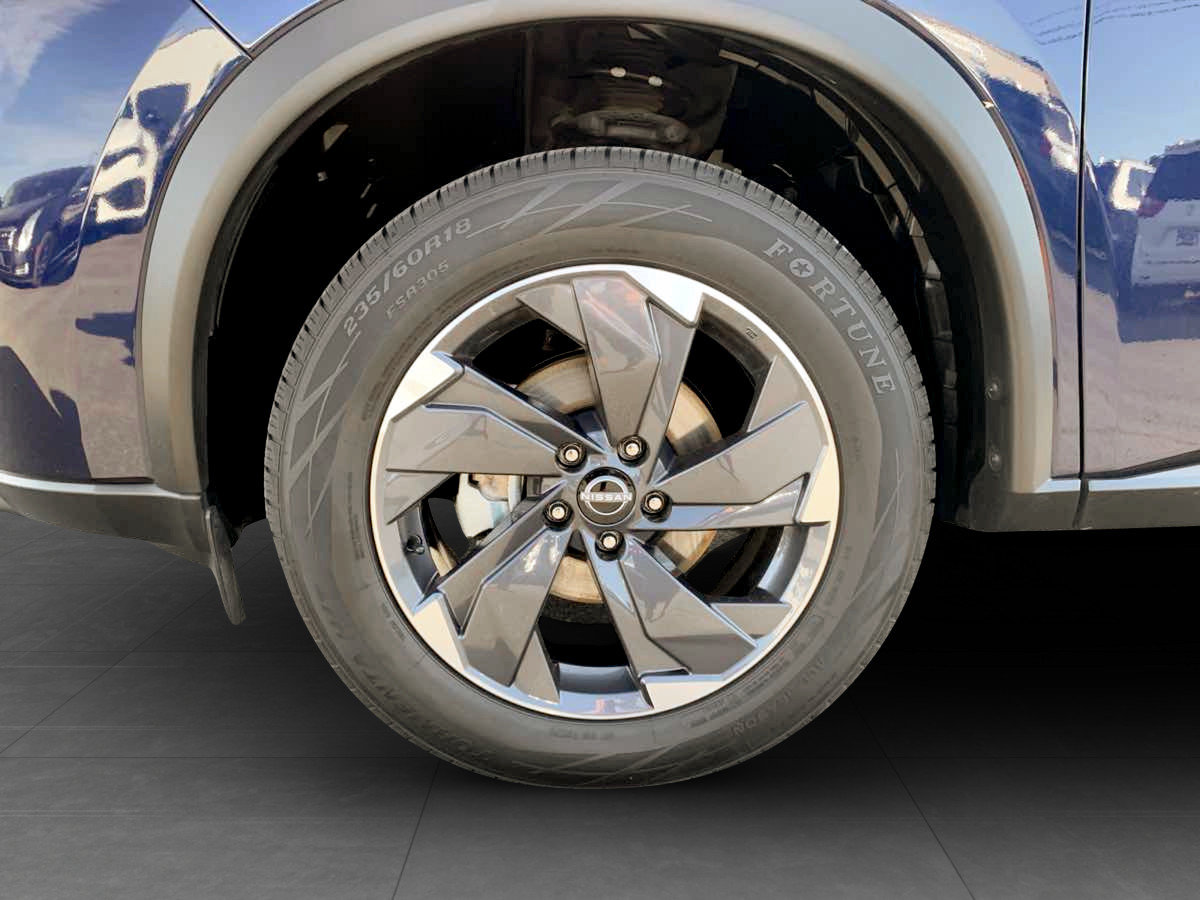 Used 2025 Nissan Rogue SV AWD/4WD image 10