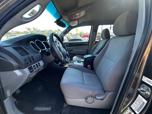 Used 2012 Toyota Tacoma 4x4 Double Cab w/ SR5 Pkg image 28