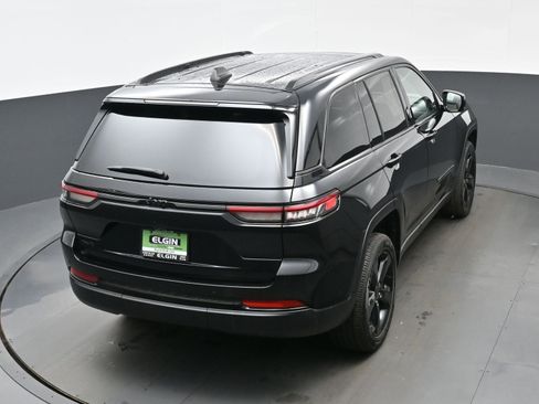 Used 2023 Jeep Grand Cherokee Altitude image 37