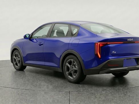 Used 2025 Kia K4 LXS image 6