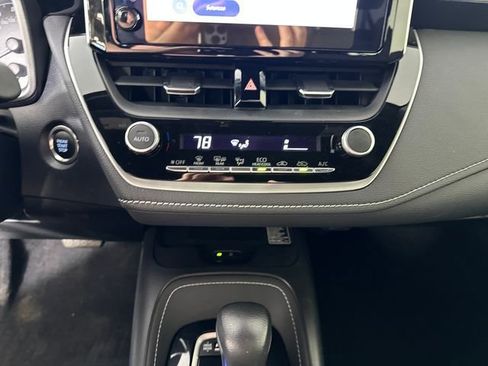 Used 2025 Toyota Corolla SE w/ SE Package FWD image 23