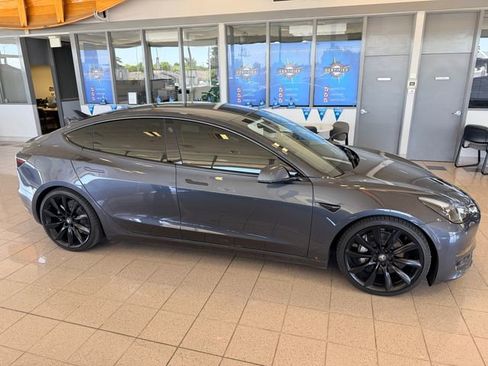 Used 2022 Tesla Model 3 Long Range AWD/4WD image 7