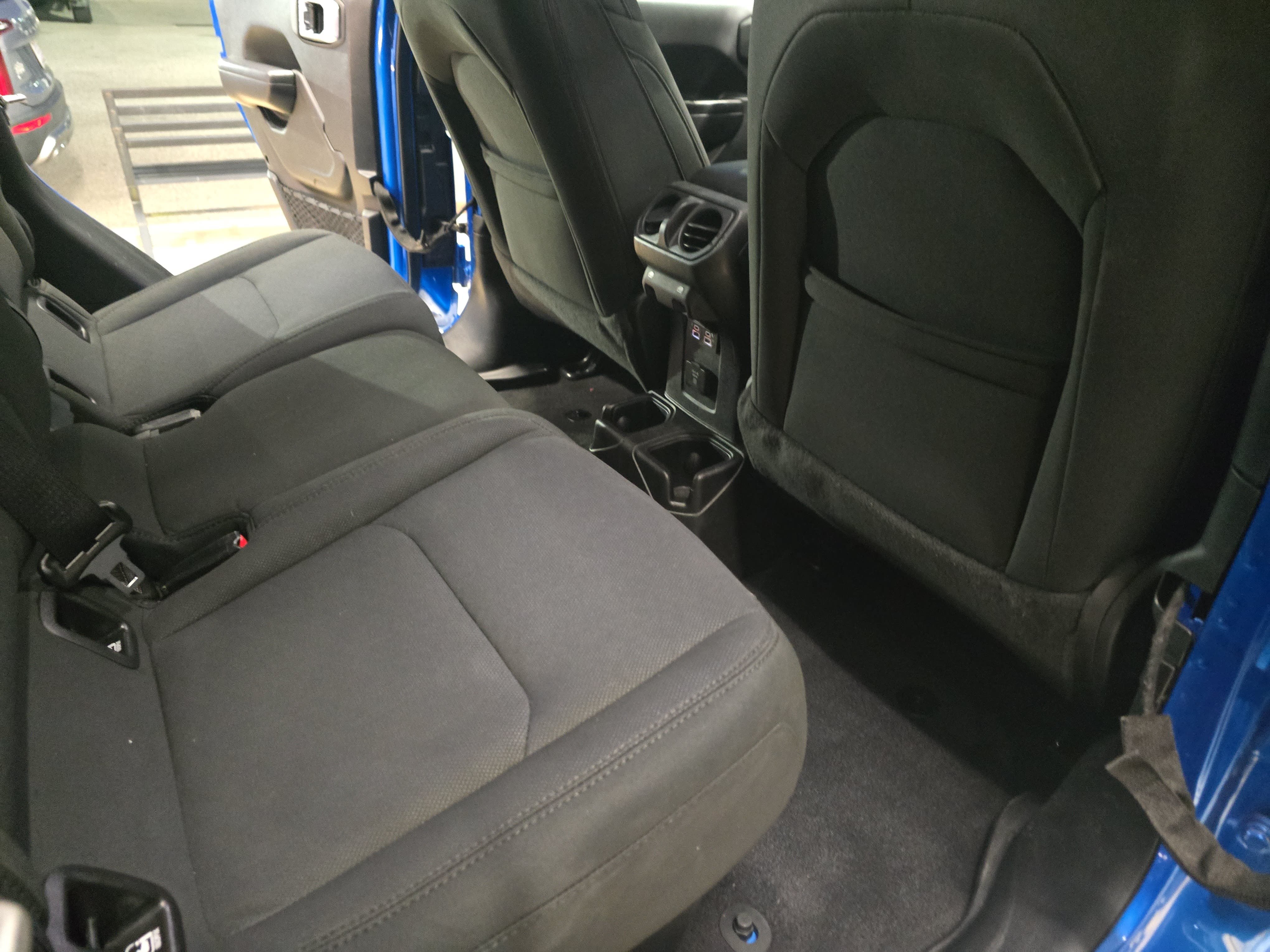 Used 2023 Jeep Gladiator Sport AWD/4WD image 11