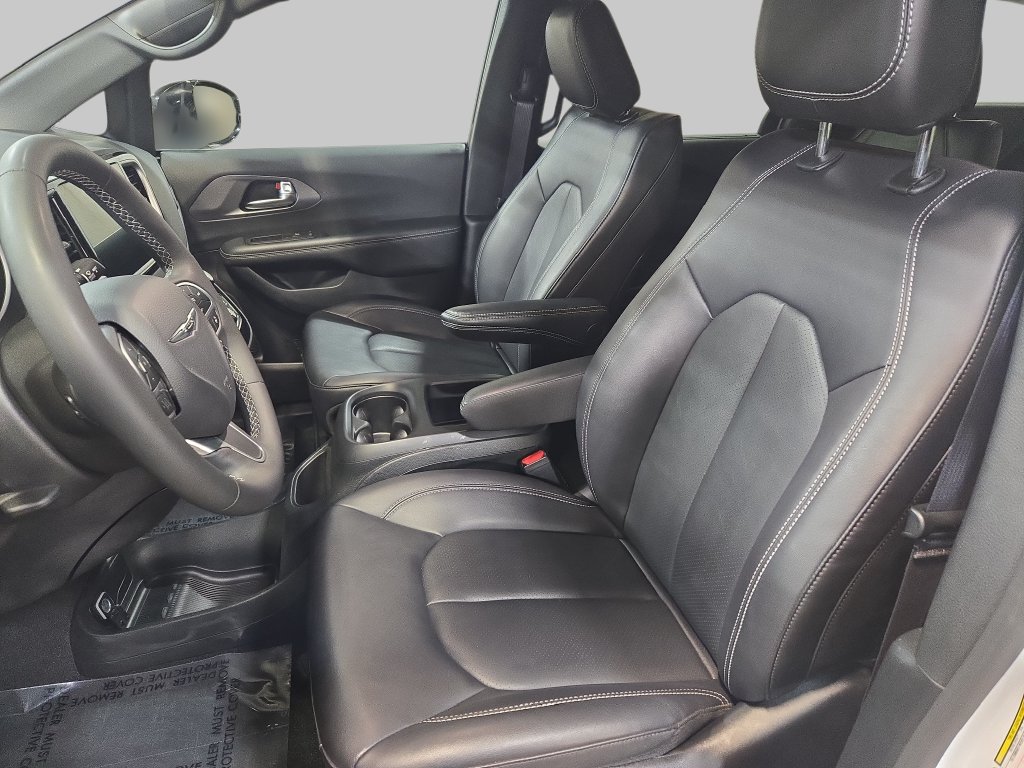Used 2026 Chrysler Pacifica Select FWD image 20